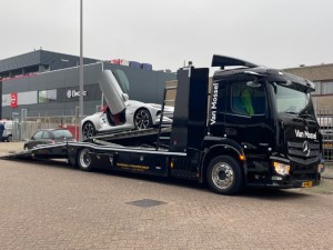 Een MG Cyberstar cabrio met vleugeldeuren