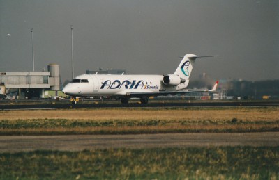 Adria Canadair Regional Jet CRJ 200 schiphol 1999.jpg