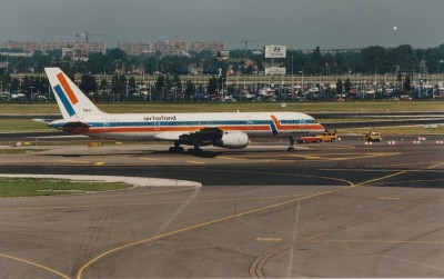 Air holland boeing 757 schiphol 1999.jpg